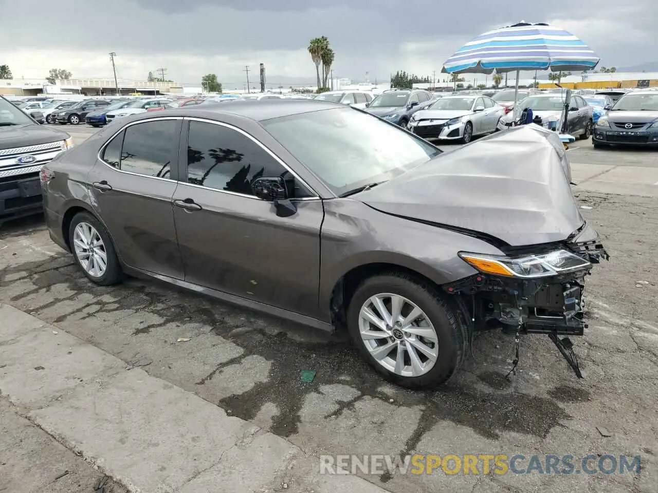 4 fotografías del automóvil dañado 4T1C11AKXNU651745 TOYOTA CAMRY 2022