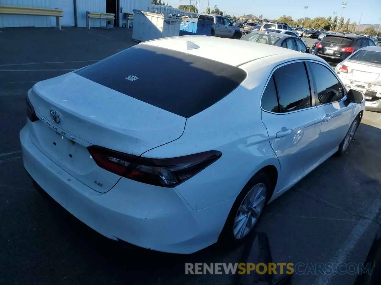 3 fotografías del automóvil dañado 4T1C11AKXNU658033 TOYOTA CAMRY 2022