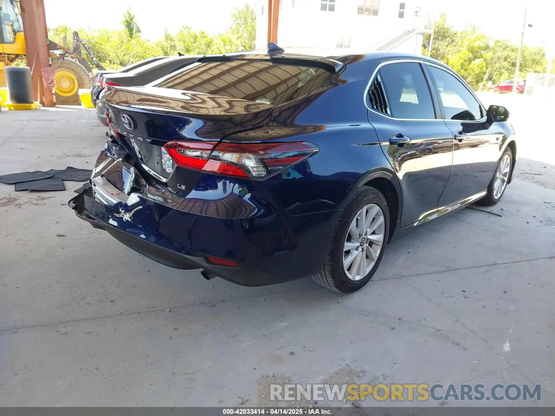 4 fotografías del automóvil dañado 4T1C11AKXNU663054 TOYOTA CAMRY 2022