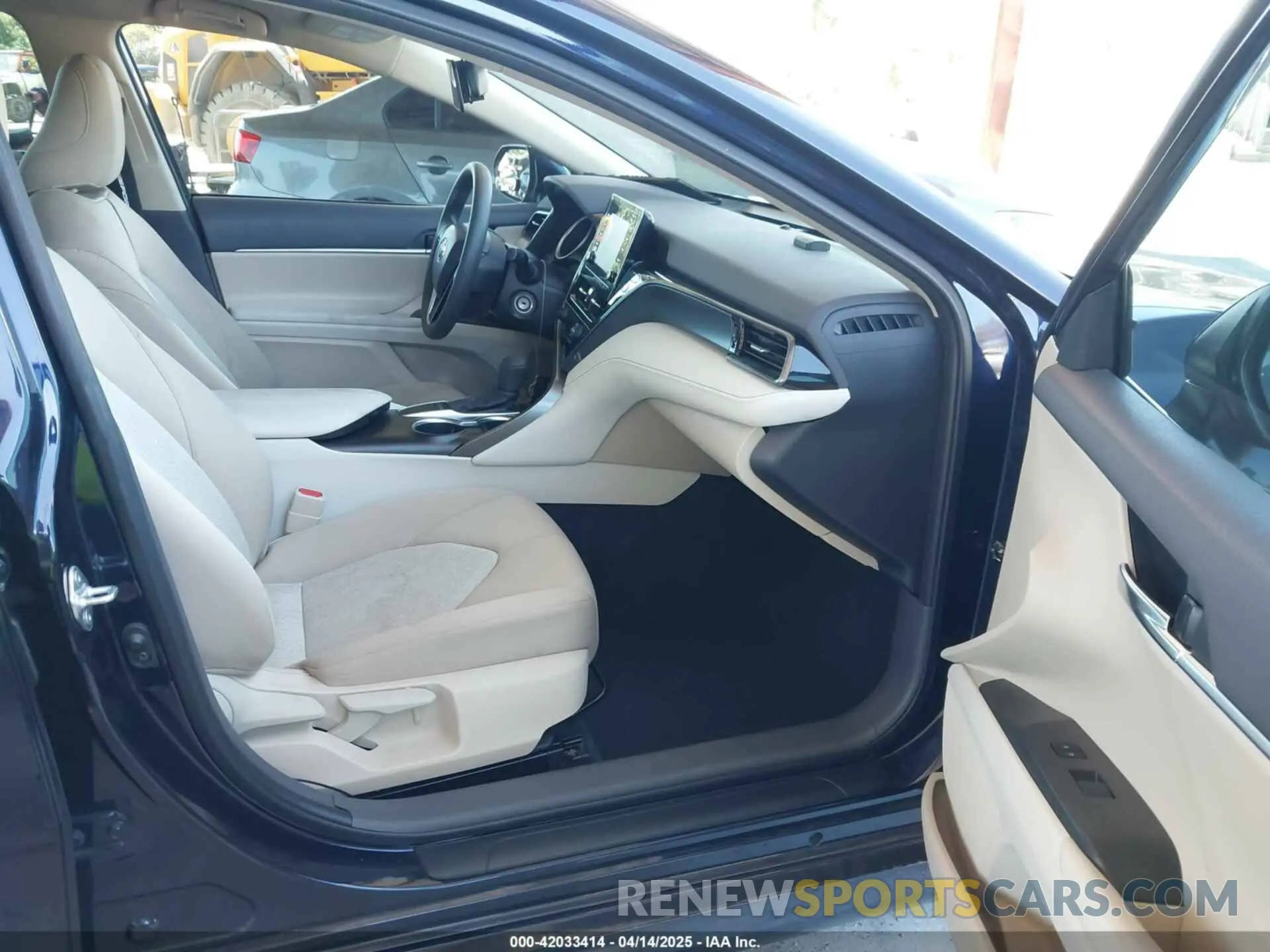 5 fotografías del automóvil dañado 4T1C11AKXNU663054 TOYOTA CAMRY 2022