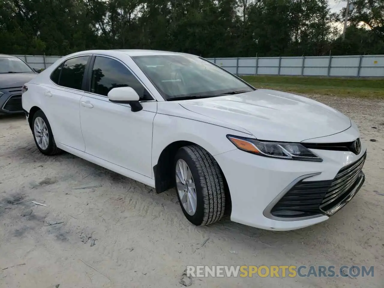 4 fotografías del automóvil dañado 4T1C11AKXNU684261 TOYOTA CAMRY 2022
