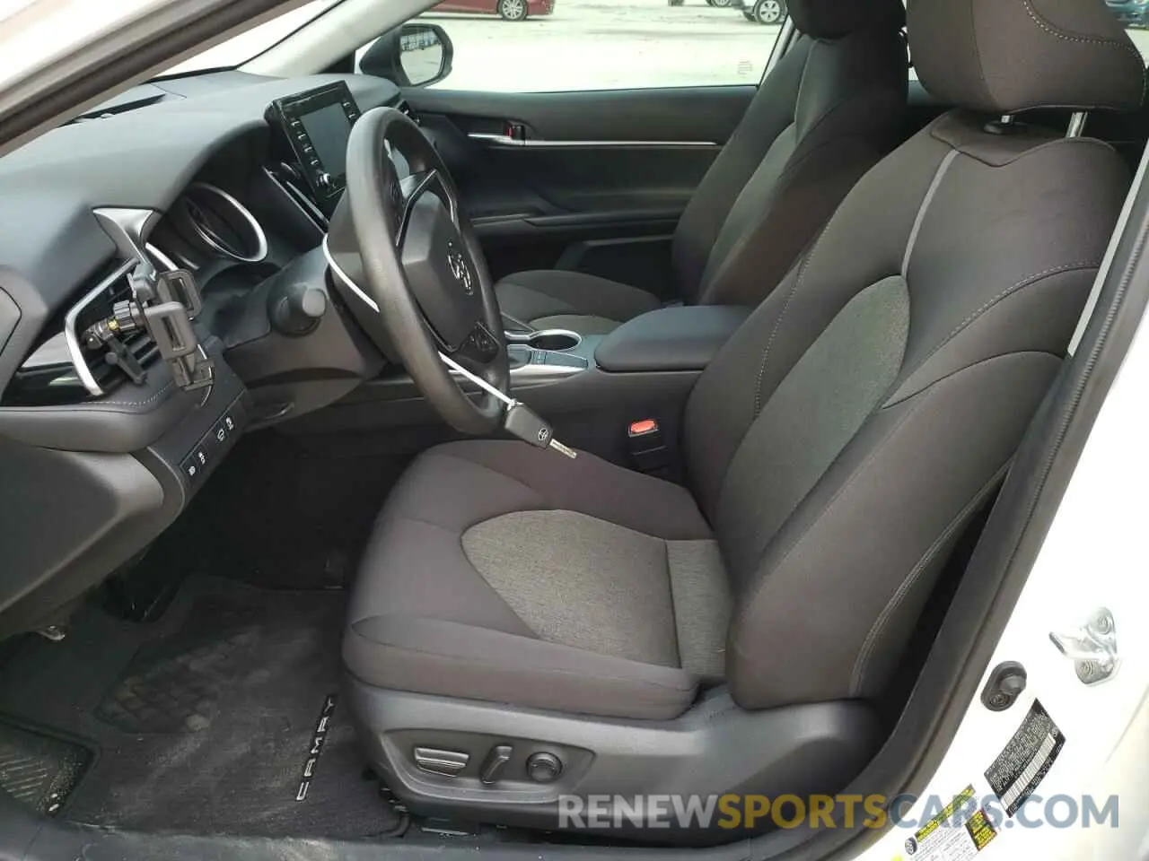 7 fotografías del automóvil dañado 4T1C11AKXNU684261 TOYOTA CAMRY 2022