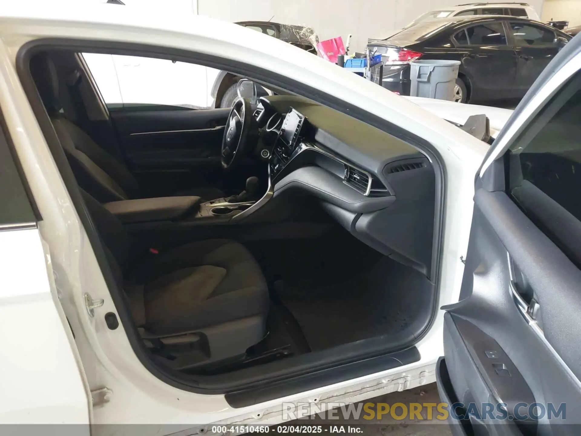 5 fotografías del automóvil dañado 4T1C11BK1NU054269 TOYOTA CAMRY 2022