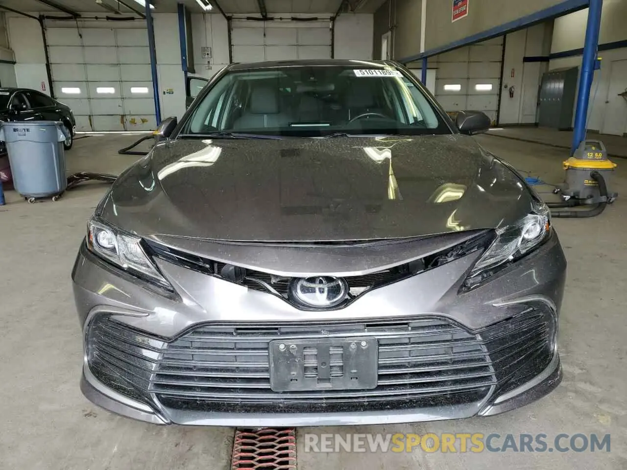 5 fotografías del automóvil dañado 4T1C11BK2NU050912 TOYOTA CAMRY 2022