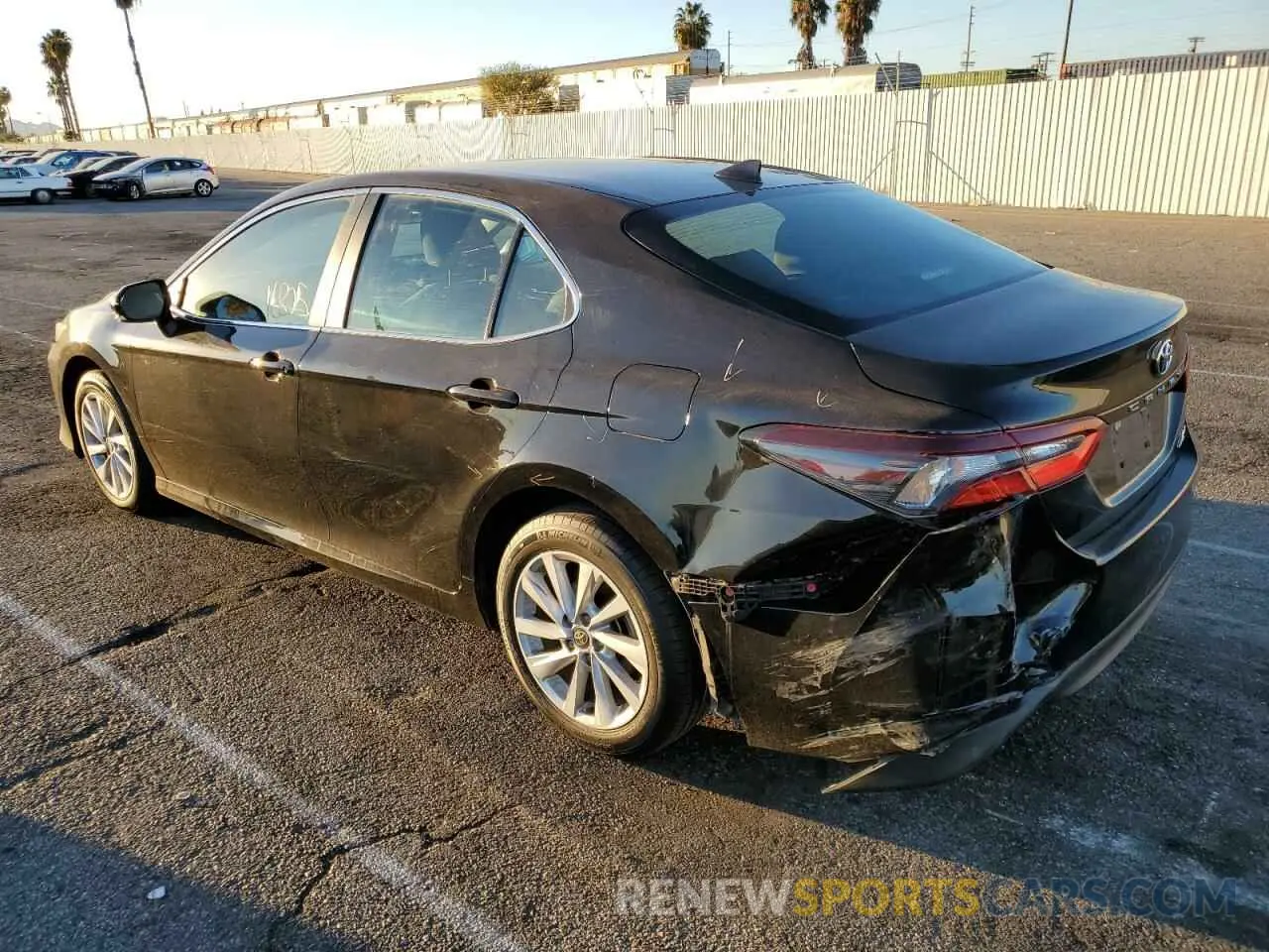 2 fotografías del automóvil dañado 4T1C11BK3NU061658 TOYOTA CAMRY 2022