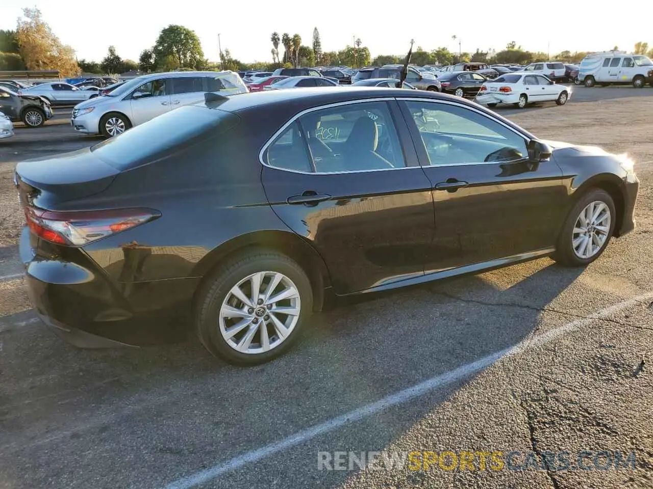 3 fotografías del automóvil dañado 4T1C11BK3NU061658 TOYOTA CAMRY 2022
