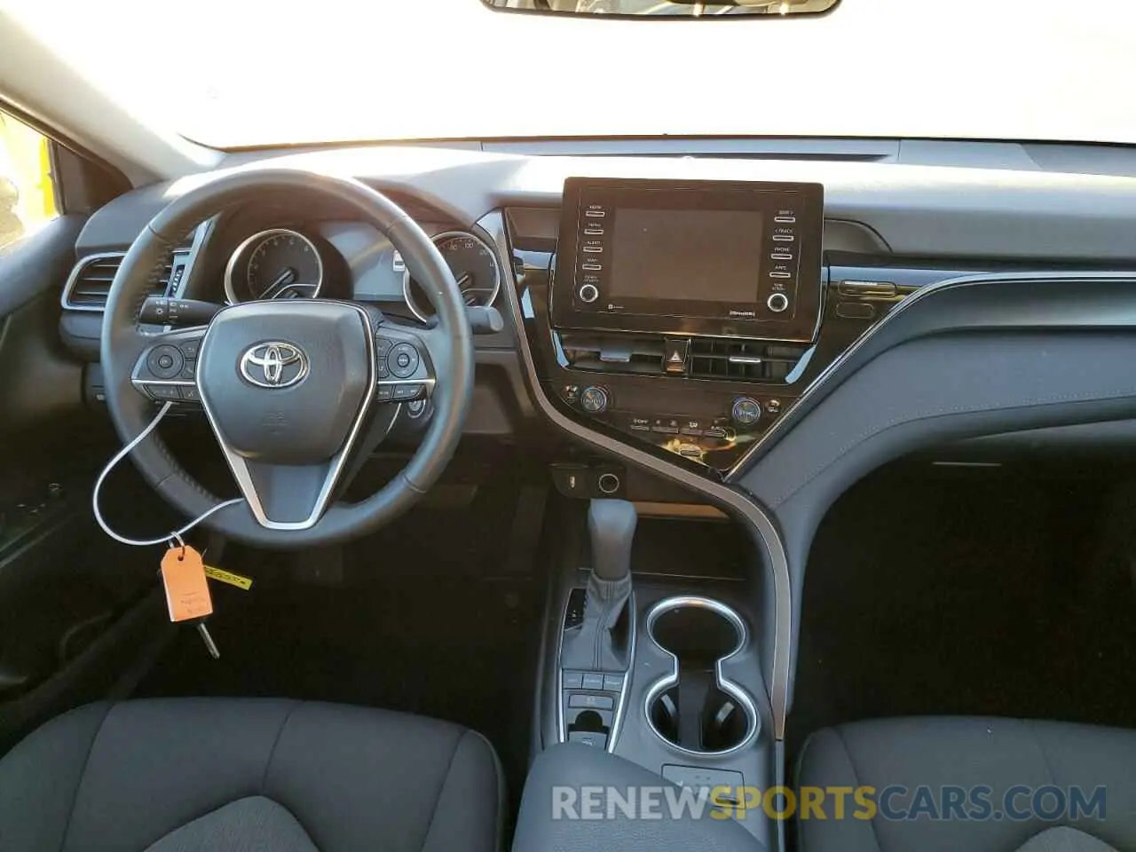 8 fotografías del automóvil dañado 4T1C11BK3NU061658 TOYOTA CAMRY 2022