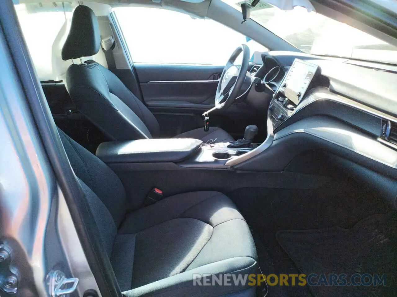 5 fotografías del automóvil dañado 4T1C31AK7NU571801 TOYOTA CAMRY 2022