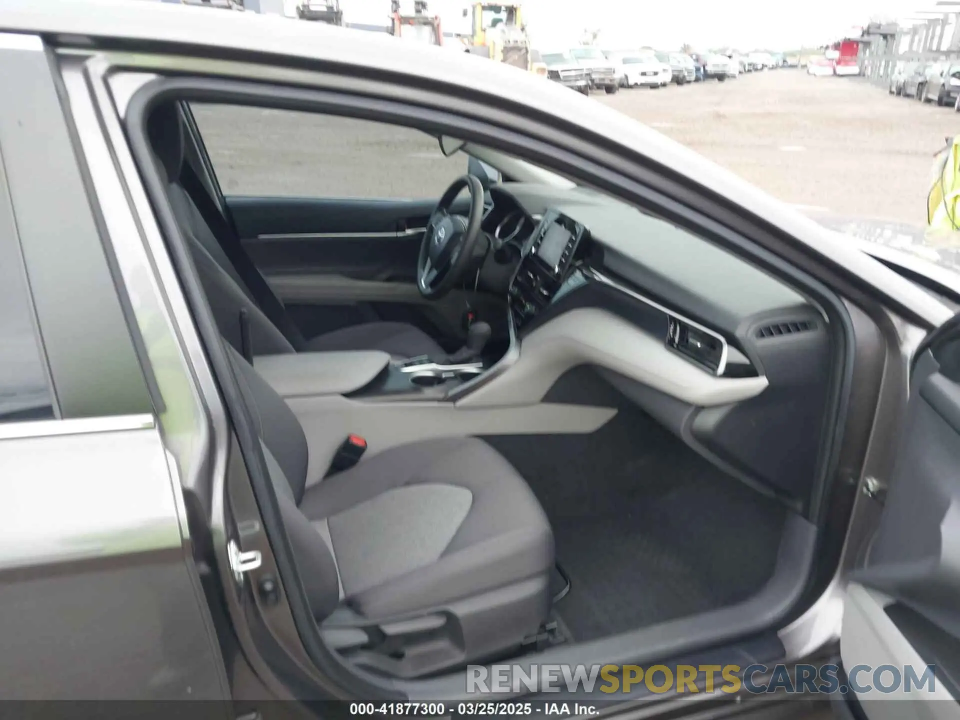 5 fotografías del automóvil dañado 4T1C31AK8NU577171 TOYOTA CAMRY 2022