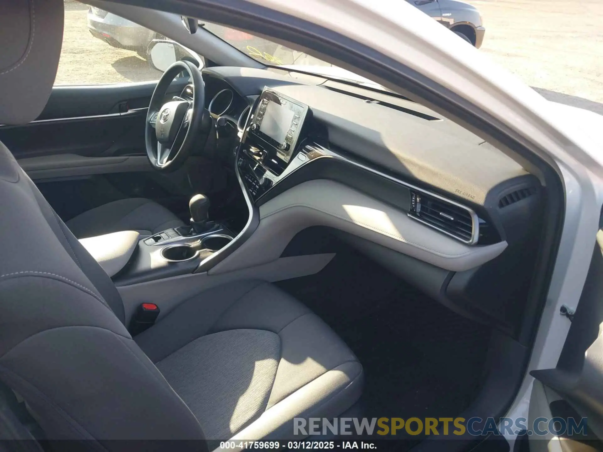5 fotografías del automóvil dañado 4T1C31AK8NU589613 TOYOTA CAMRY 2022