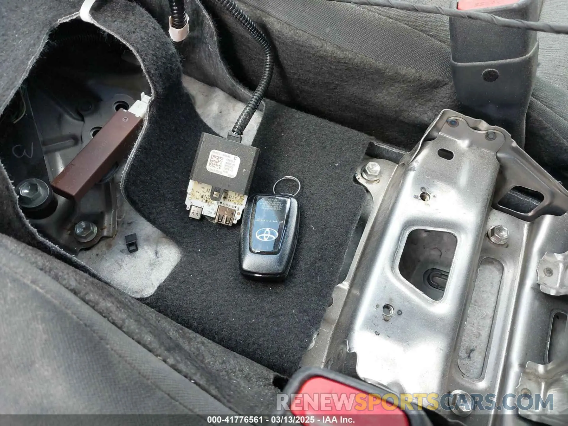 11 fotografías del automóvil dañado 4T1C31AK9NU576935 TOYOTA CAMRY 2022