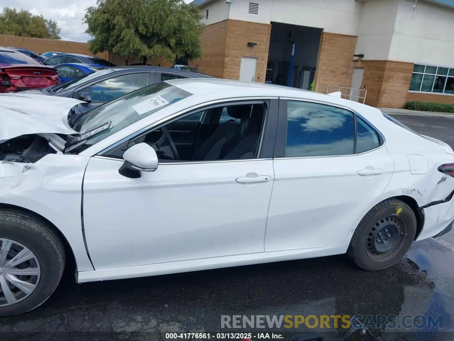15 fotografías del automóvil dañado 4T1C31AK9NU576935 TOYOTA CAMRY 2022