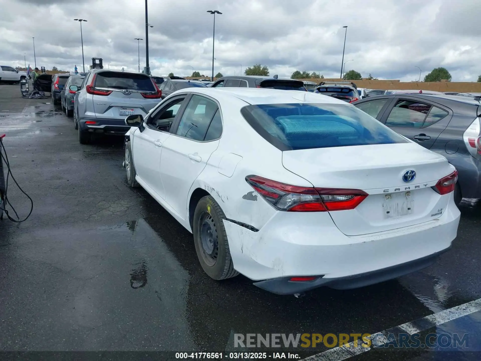 3 fotografías del automóvil dañado 4T1C31AK9NU576935 TOYOTA CAMRY 2022