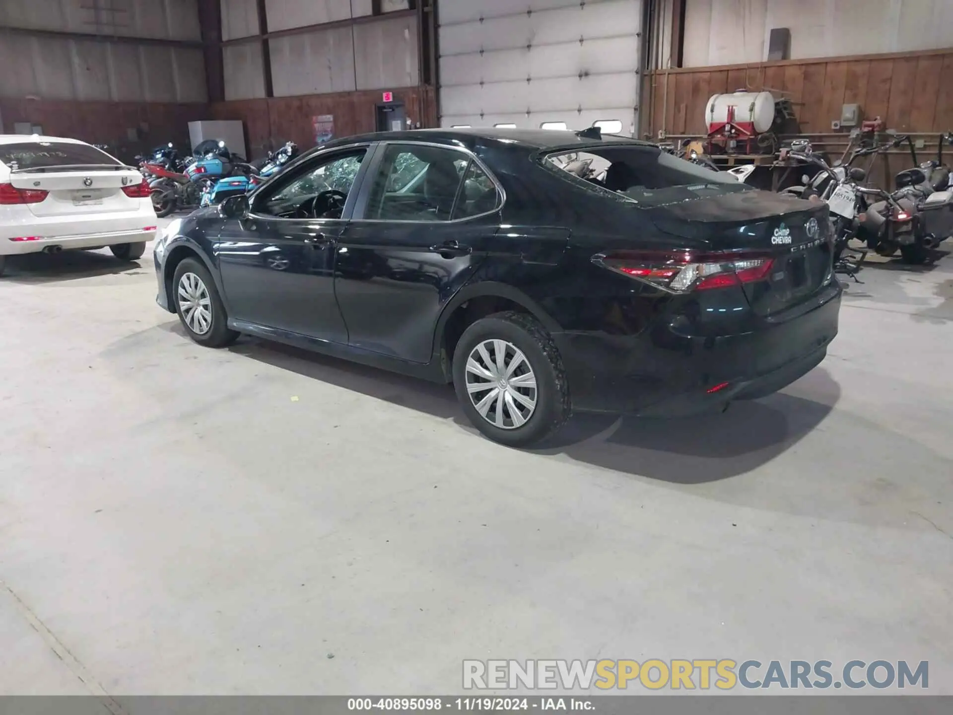 3 fotografías del automóvil dañado 4T1C31AK9NU582279 TOYOTA CAMRY 2022