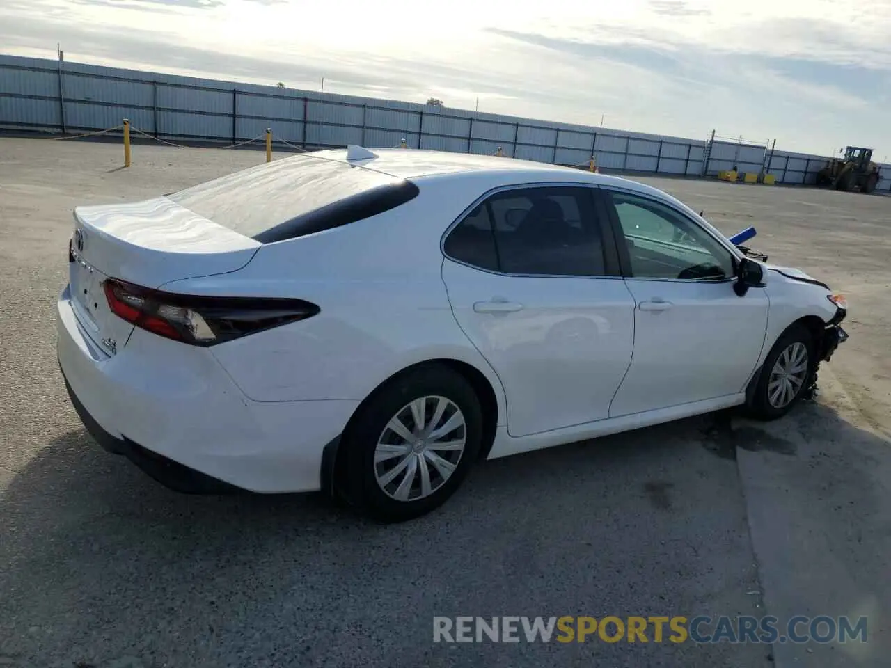 3 fotografías del automóvil dañado 4T1C31AKXNU595736 TOYOTA CAMRY 2022