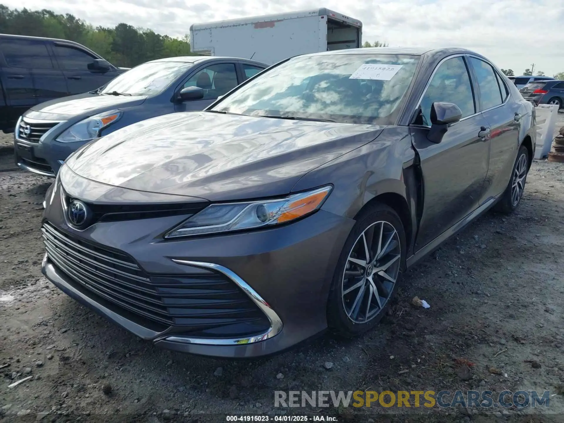 2 fotografías del automóvil dañado 4T1F11AK2NU030044 TOYOTA CAMRY 2022