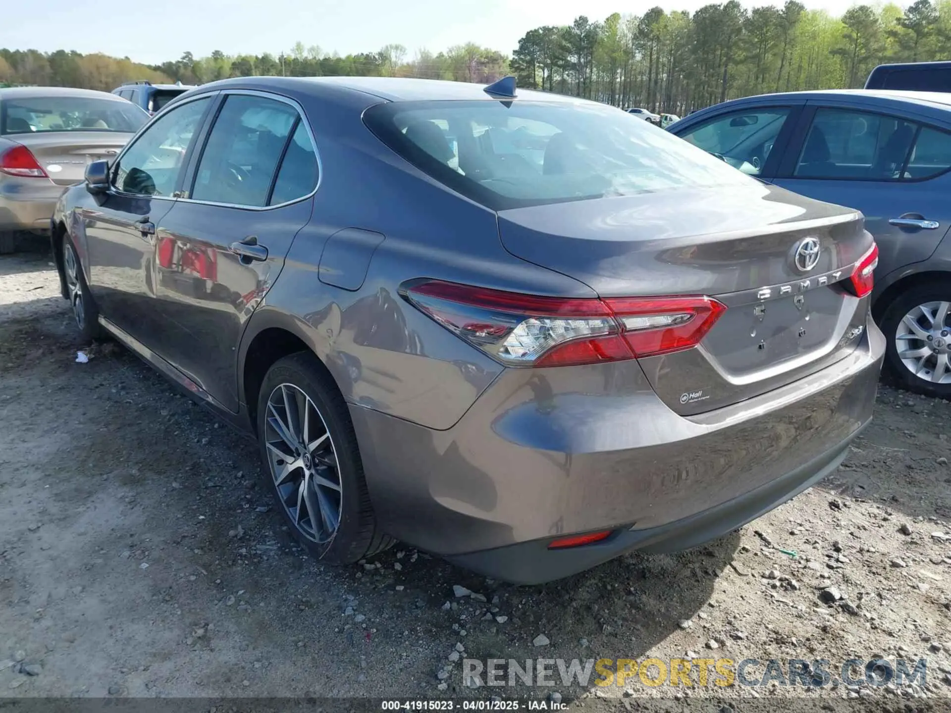 3 fotografías del automóvil dañado 4T1F11AK2NU030044 TOYOTA CAMRY 2022