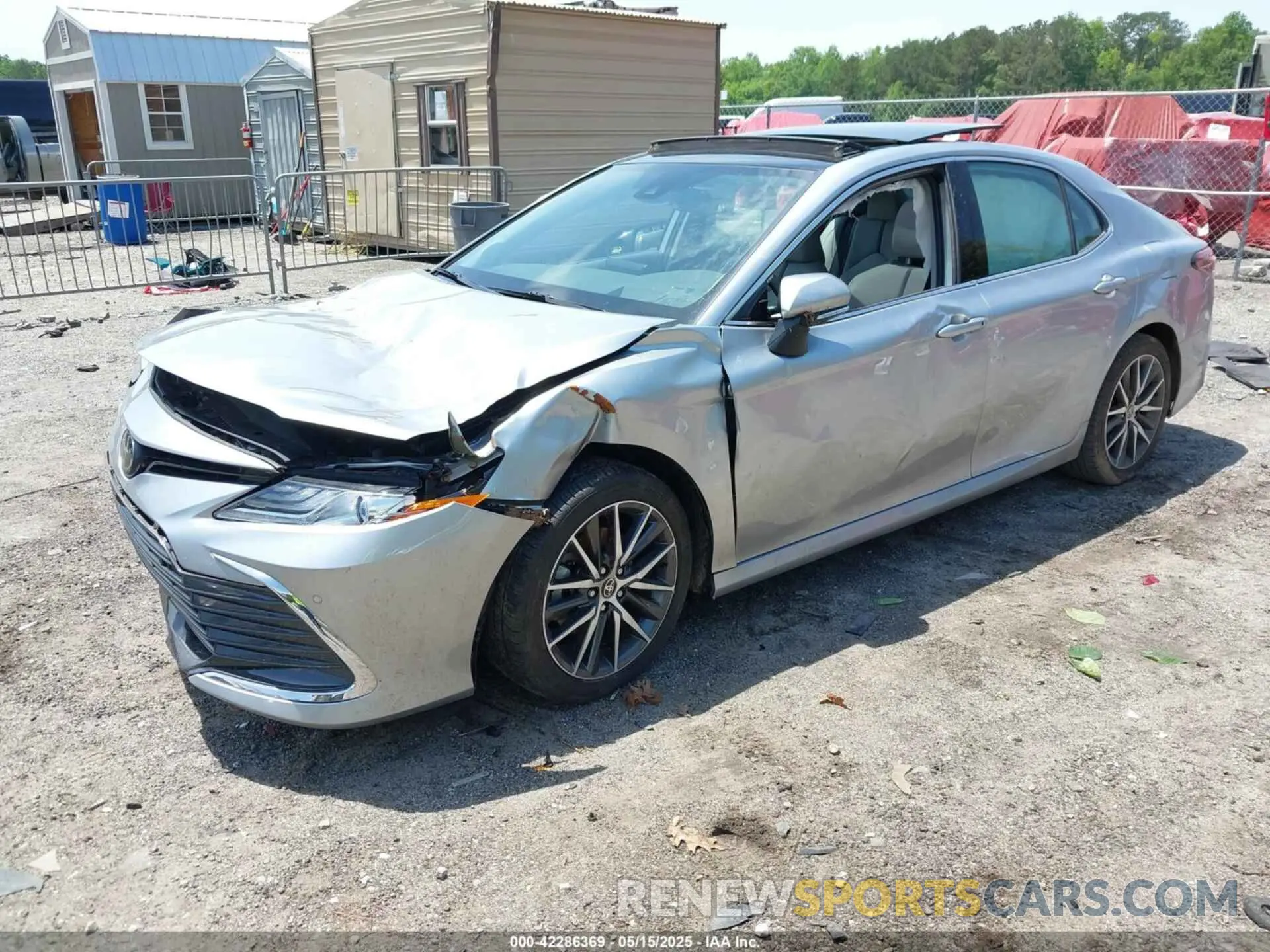 2 fotografías del automóvil dañado 4T1F11AK7NU712529 TOYOTA CAMRY 2022