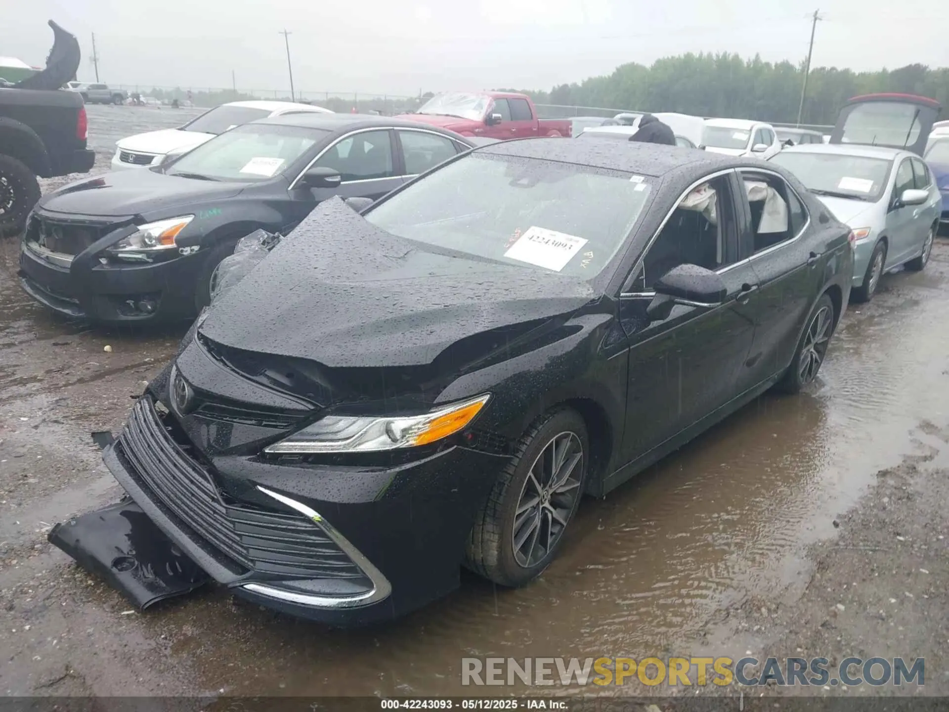 2 fotografías del automóvil dañado 4T1F11AK8NU076638 TOYOTA CAMRY 2022