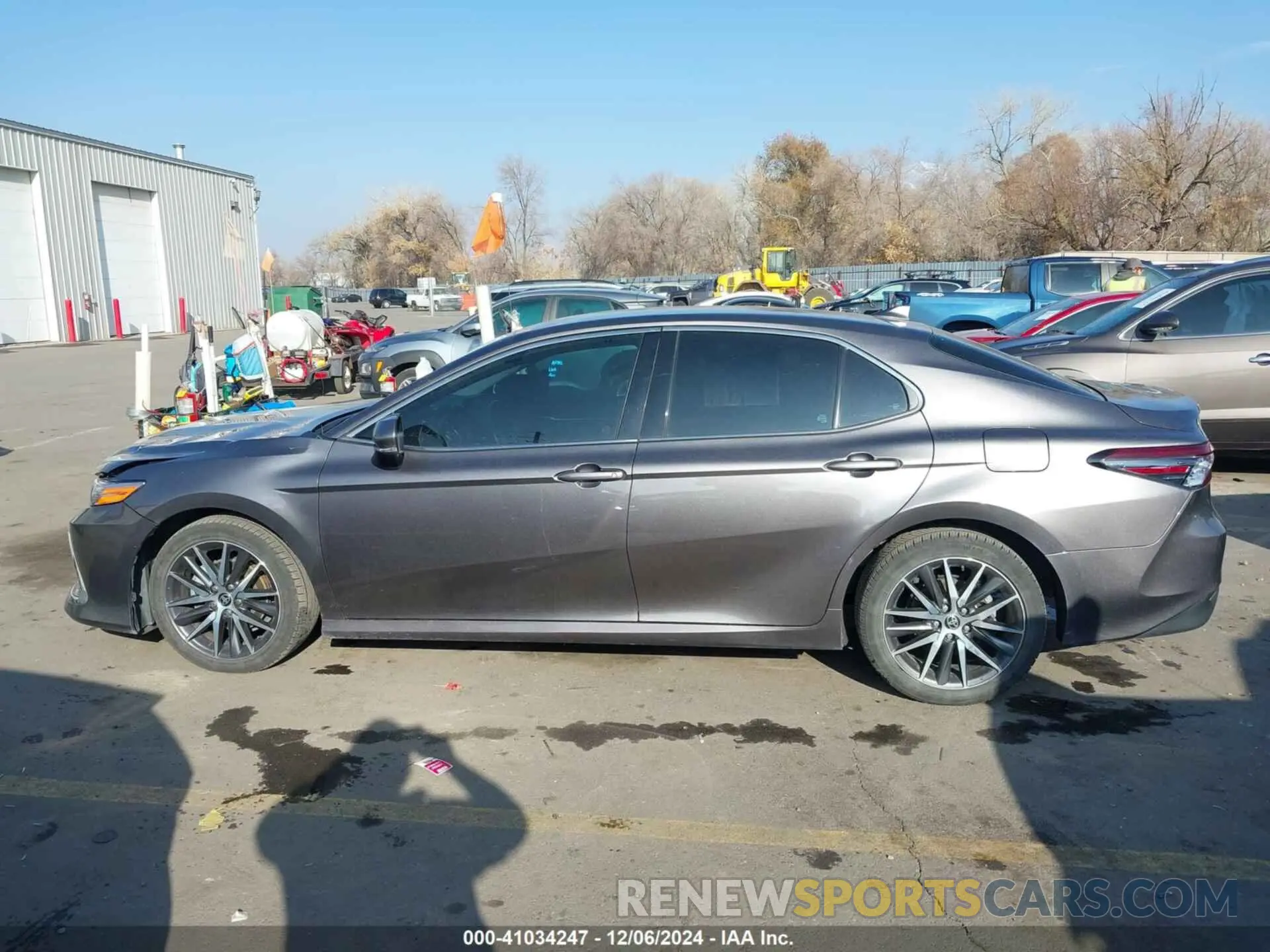 14 fotografías del automóvil dañado 4T1F11BK5NU065076 TOYOTA CAMRY 2022