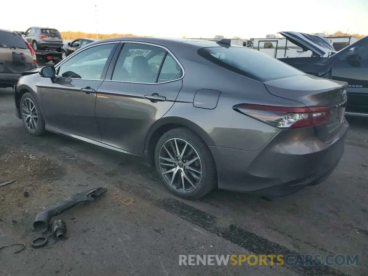 2 fotografías del automóvil dañado 4T1F11BKXNU063629 TOYOTA CAMRY 2022