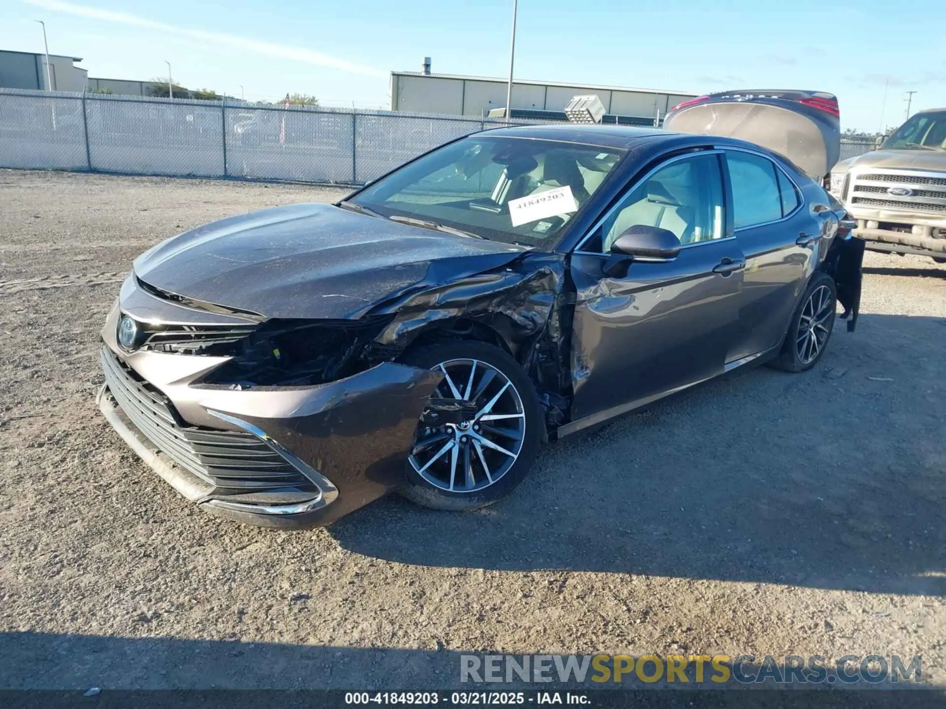 2 fotografías del automóvil dañado 4T1F31AK7NU575845 TOYOTA CAMRY 2022