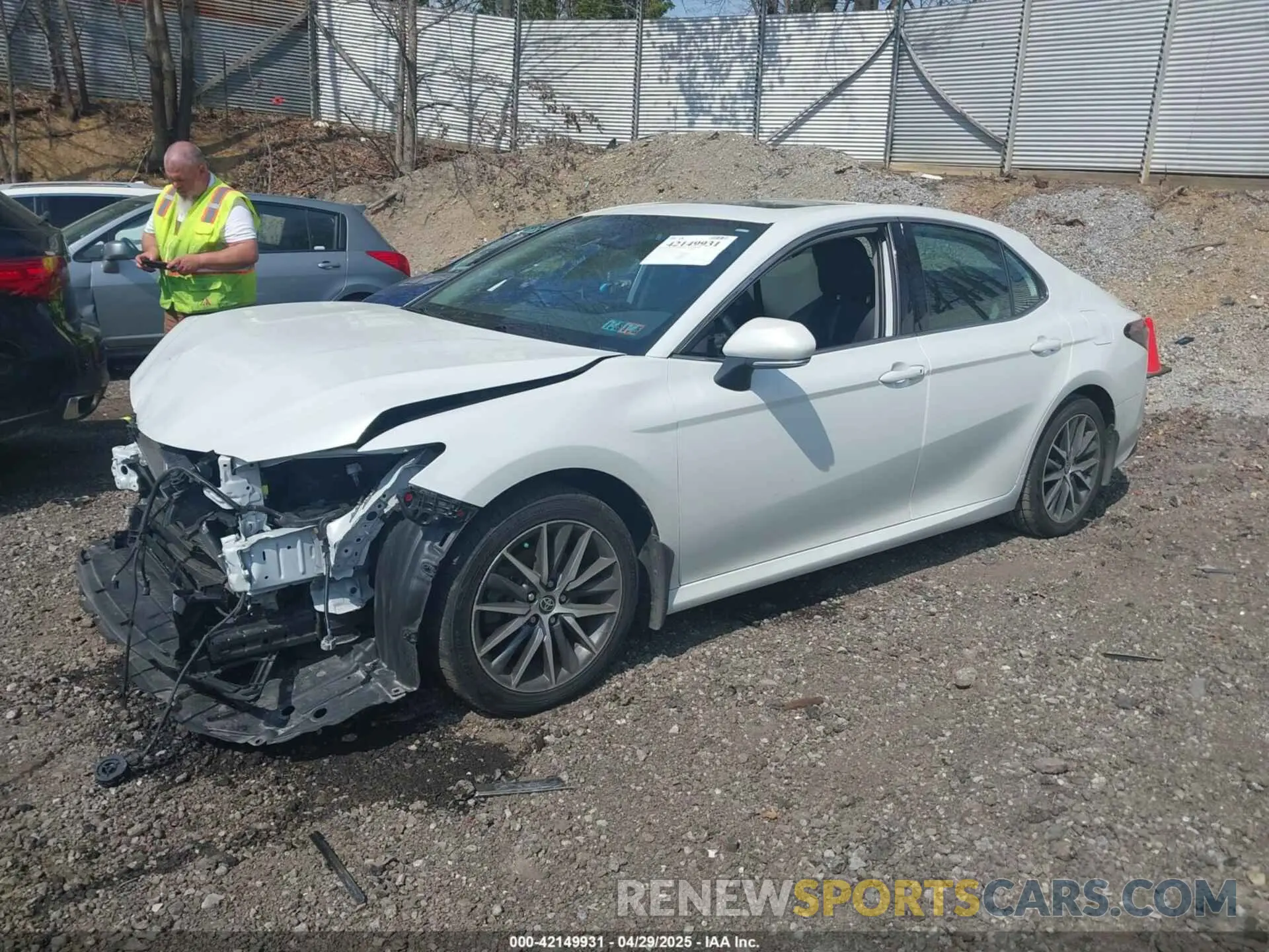 2 fotografías del automóvil dañado 4T1F31AK8NU574042 TOYOTA CAMRY 2022