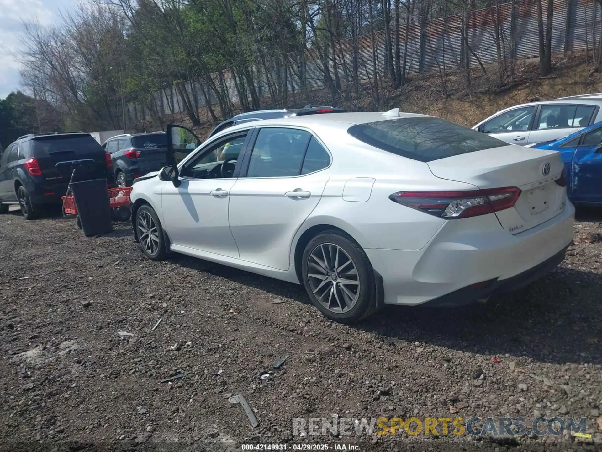 3 fotografías del automóvil dañado 4T1F31AK8NU574042 TOYOTA CAMRY 2022