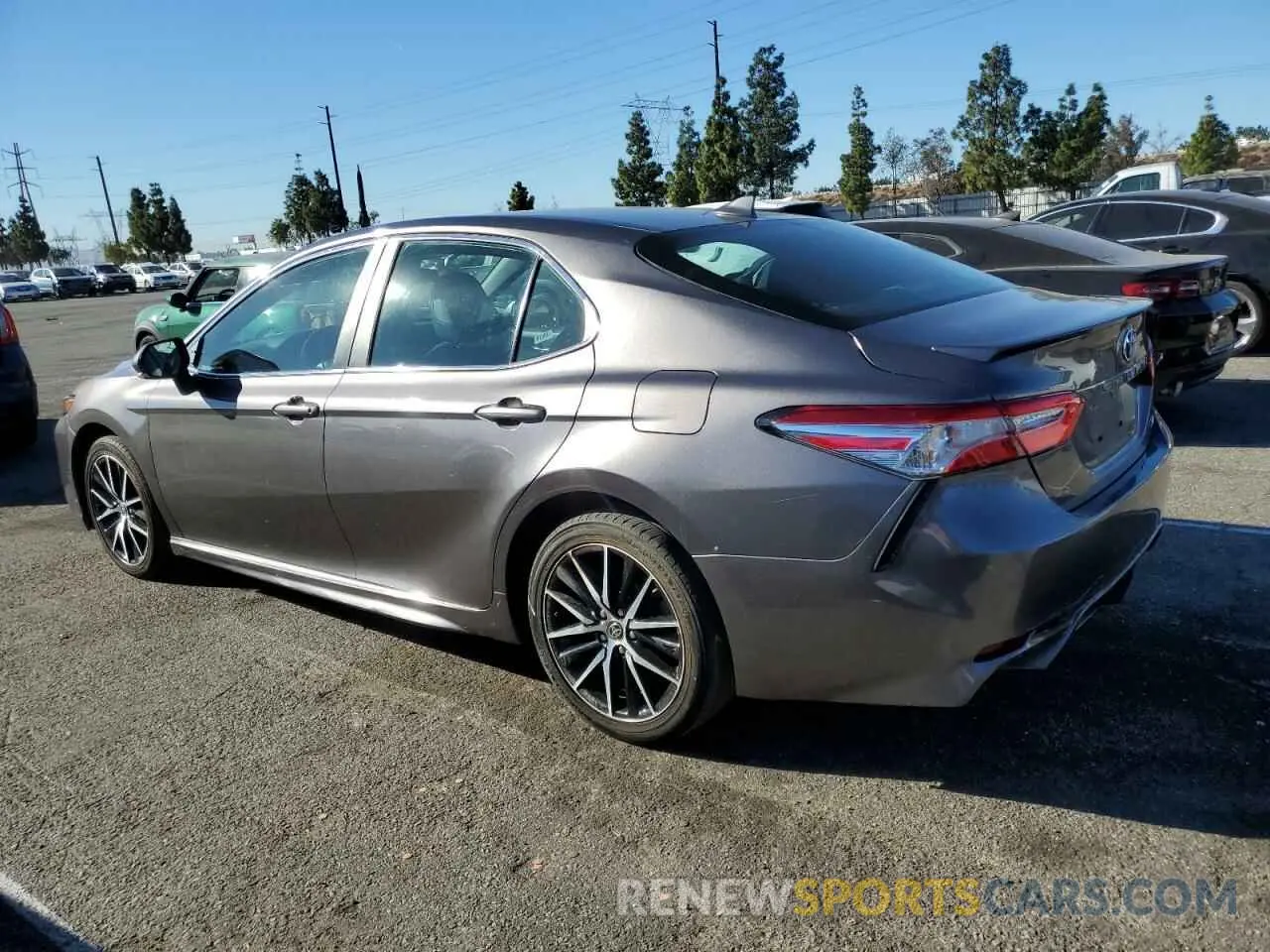 2 fotografías del automóvil dañado 4T1G11AK0NU008807 TOYOTA CAMRY 2022