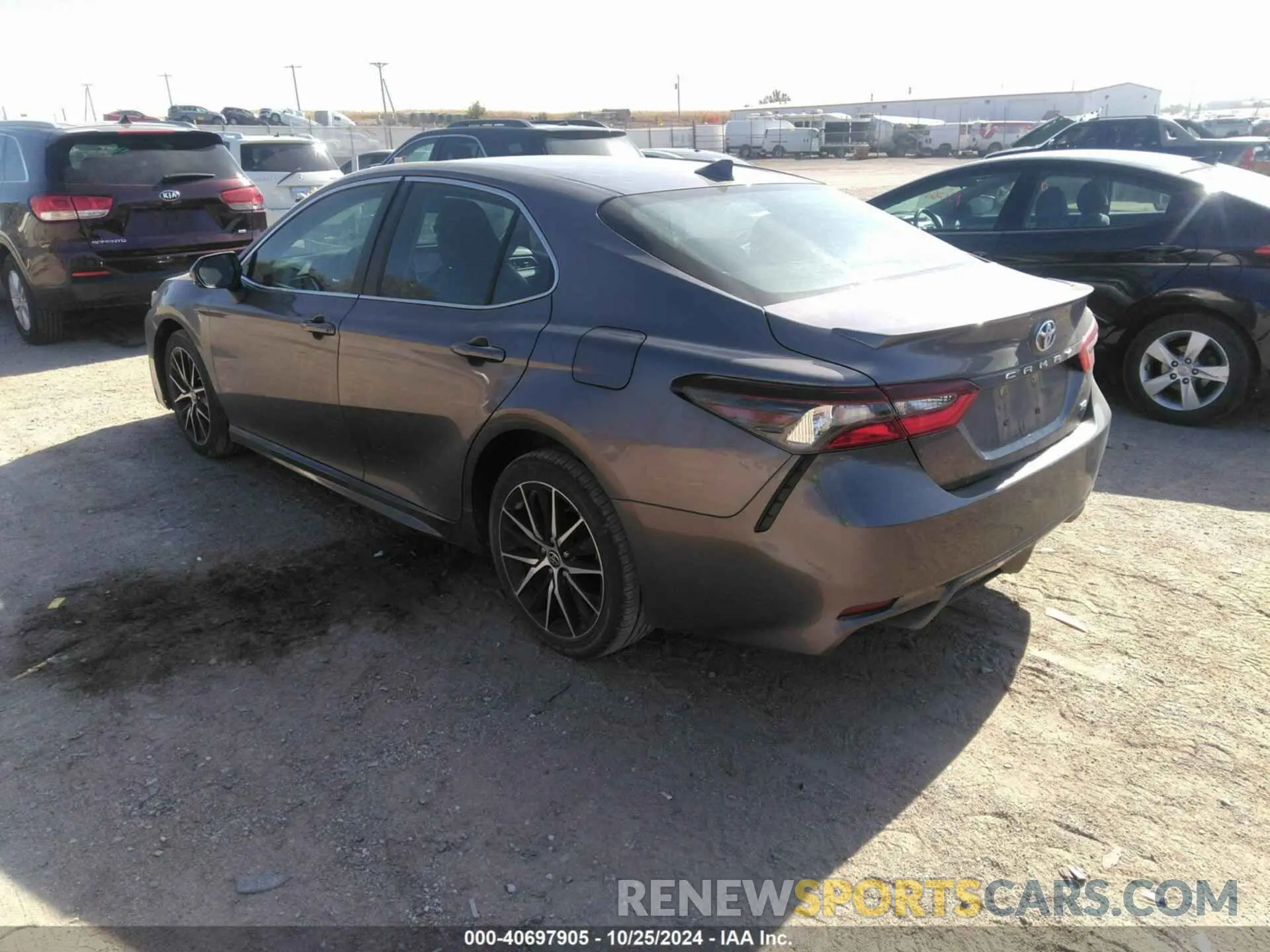 3 fotografías del automóvil dañado 4T1G11AK0NU019158 TOYOTA CAMRY 2022