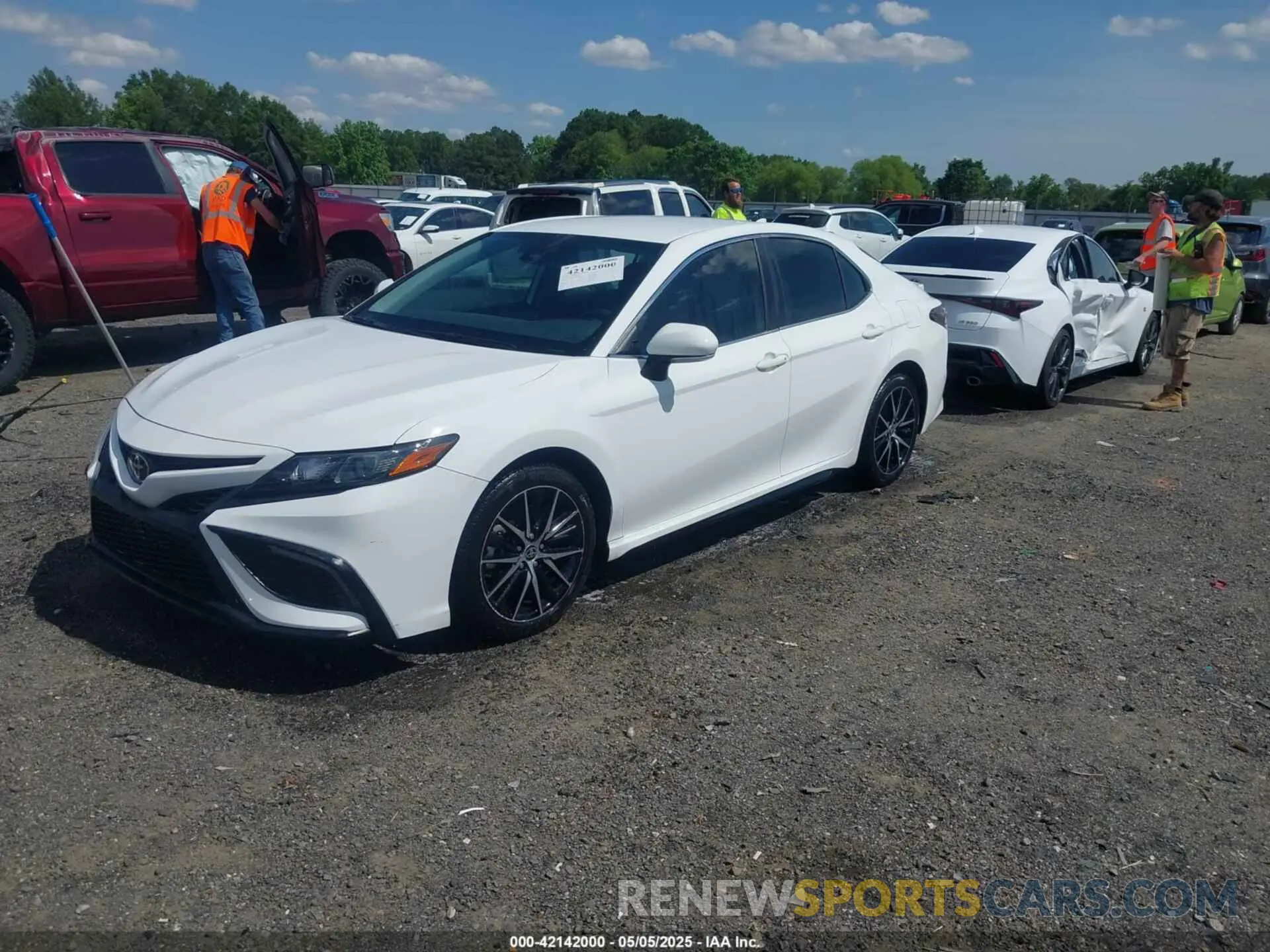 2 fotografías del automóvil dañado 4T1G11AK0NU051768 TOYOTA CAMRY 2022