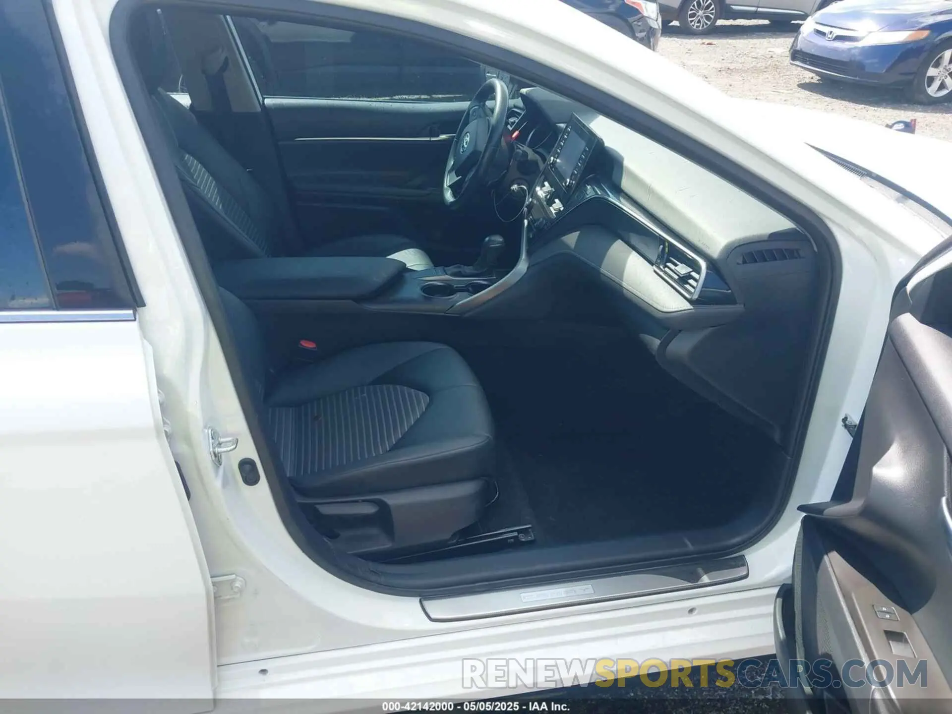 5 fotografías del automóvil dañado 4T1G11AK0NU051768 TOYOTA CAMRY 2022