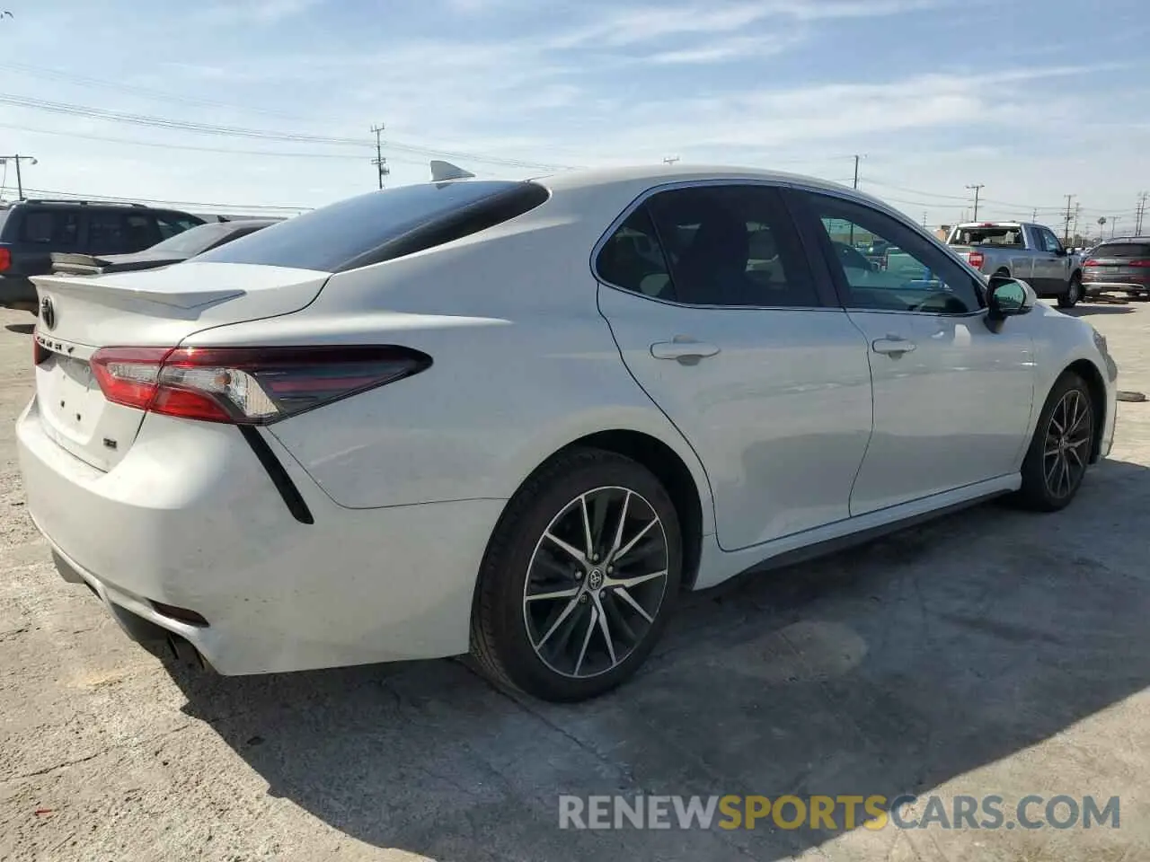 3 fotografías del automóvil dañado 4T1G11AK0NU057120 TOYOTA CAMRY 2022