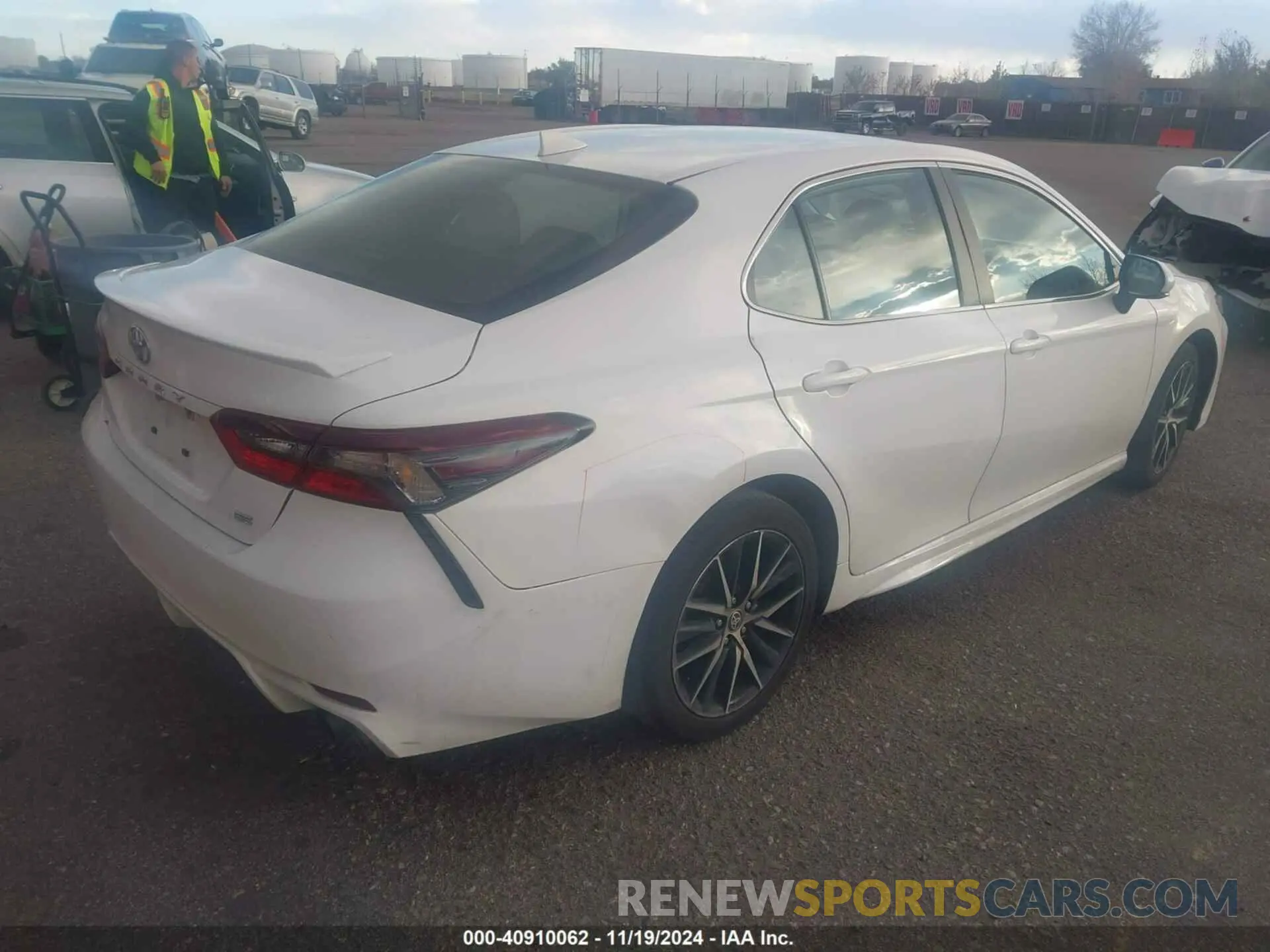 4 fotografías del automóvil dañado 4T1G11AK0NU072717 TOYOTA CAMRY 2022