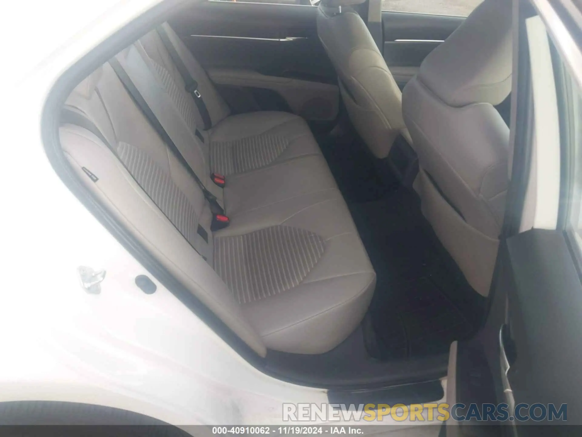 8 fotografías del automóvil dañado 4T1G11AK0NU072717 TOYOTA CAMRY 2022