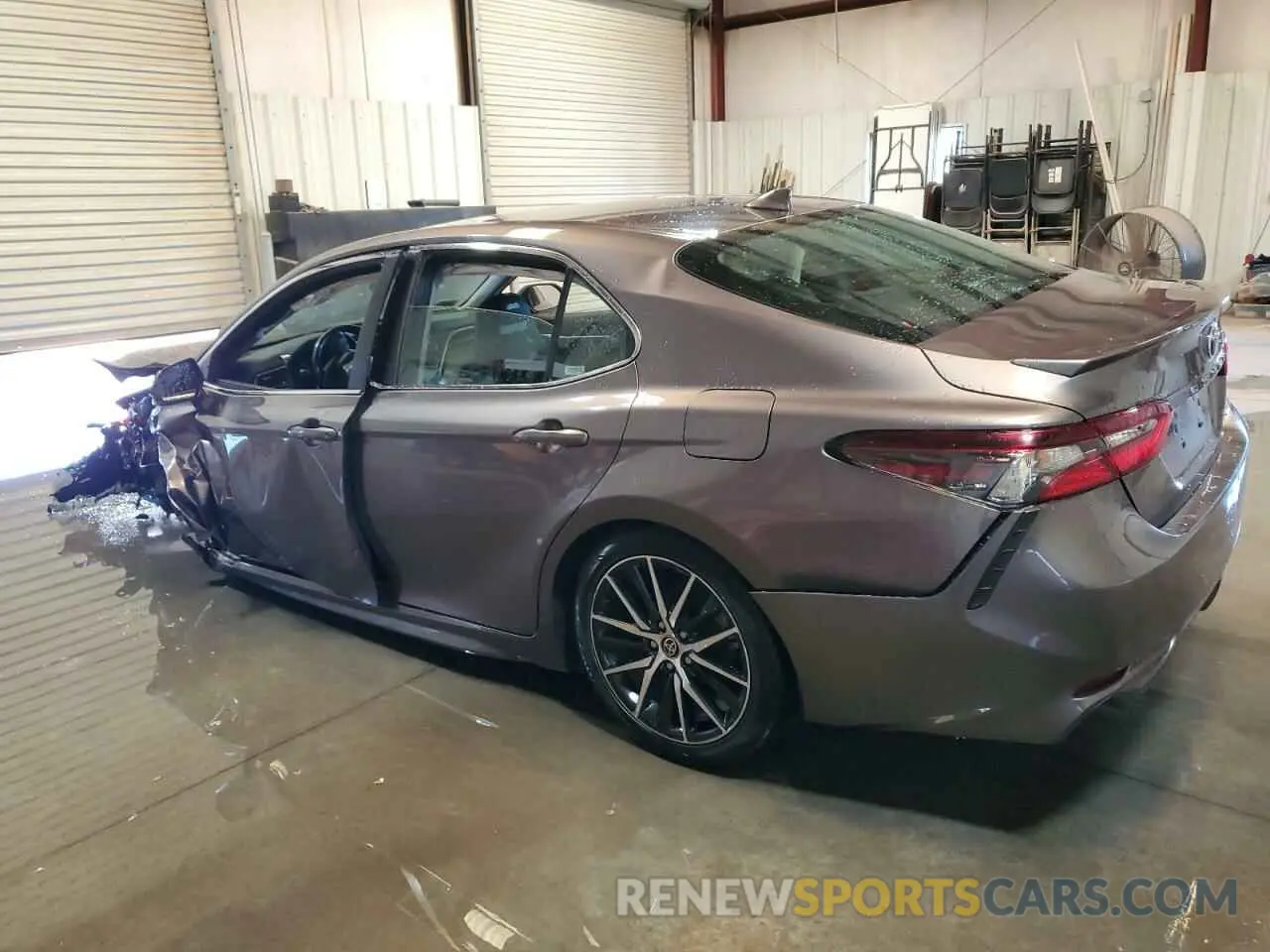 2 fotografías del automóvil dañado 4T1G11AK0NU619078 TOYOTA CAMRY 2022
