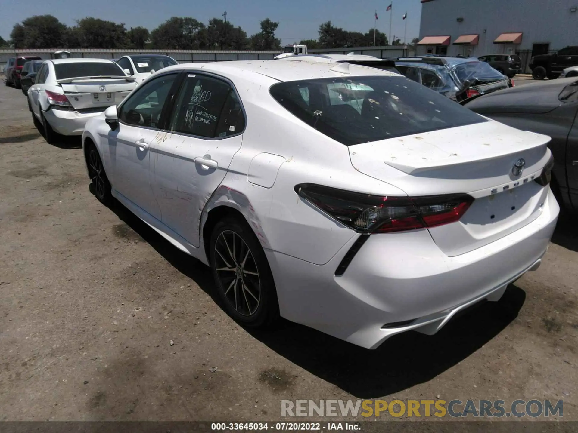 3 fotografías del automóvil dañado 4T1G11AK0NU692614 TOYOTA CAMRY 2022