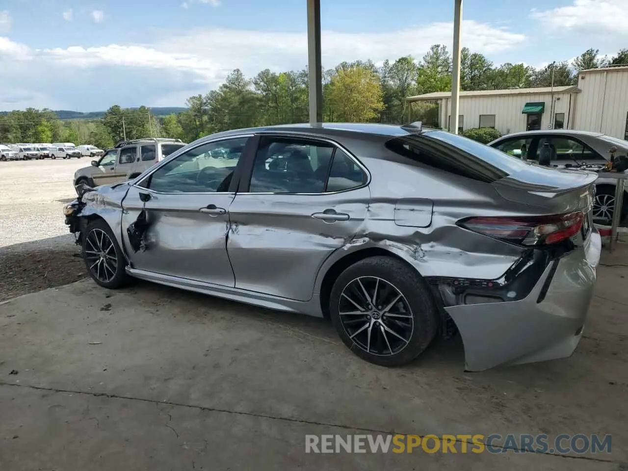 2 fotografías del automóvil dañado 4T1G11AK0NU696596 TOYOTA CAMRY 2022