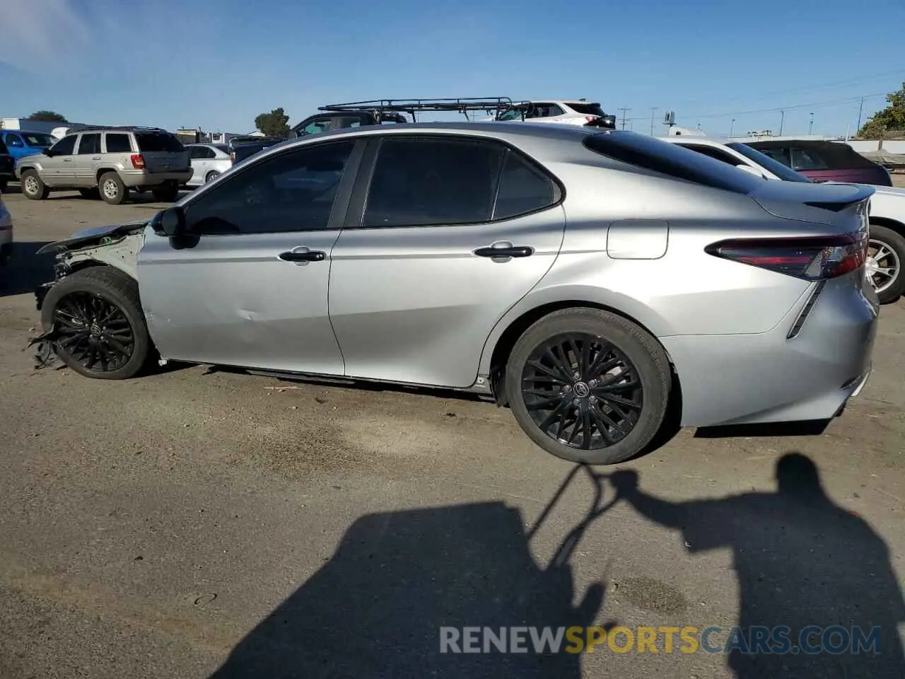 2 fotografías del automóvil dañado 4T1G11AK1NU013787 TOYOTA CAMRY 2022