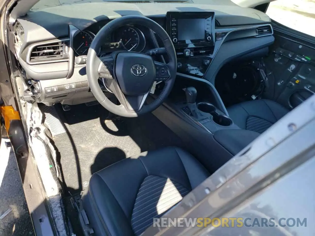8 fotografías del automóvil dañado 4T1G11AK1NU038642 TOYOTA CAMRY 2022