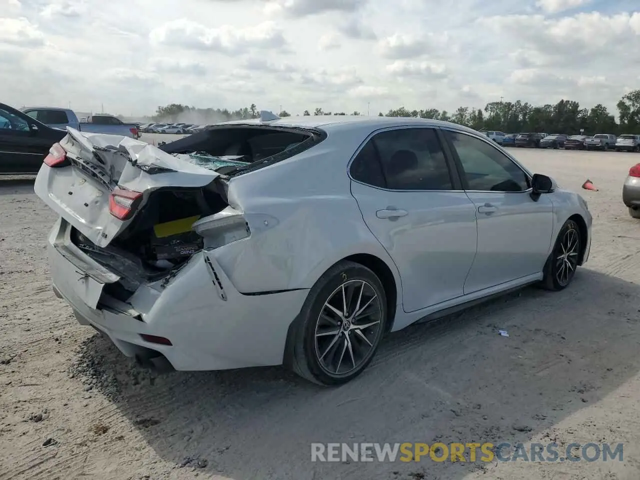3 fotografías del automóvil dañado 4T1G11AK1NU065985 TOYOTA CAMRY 2022
