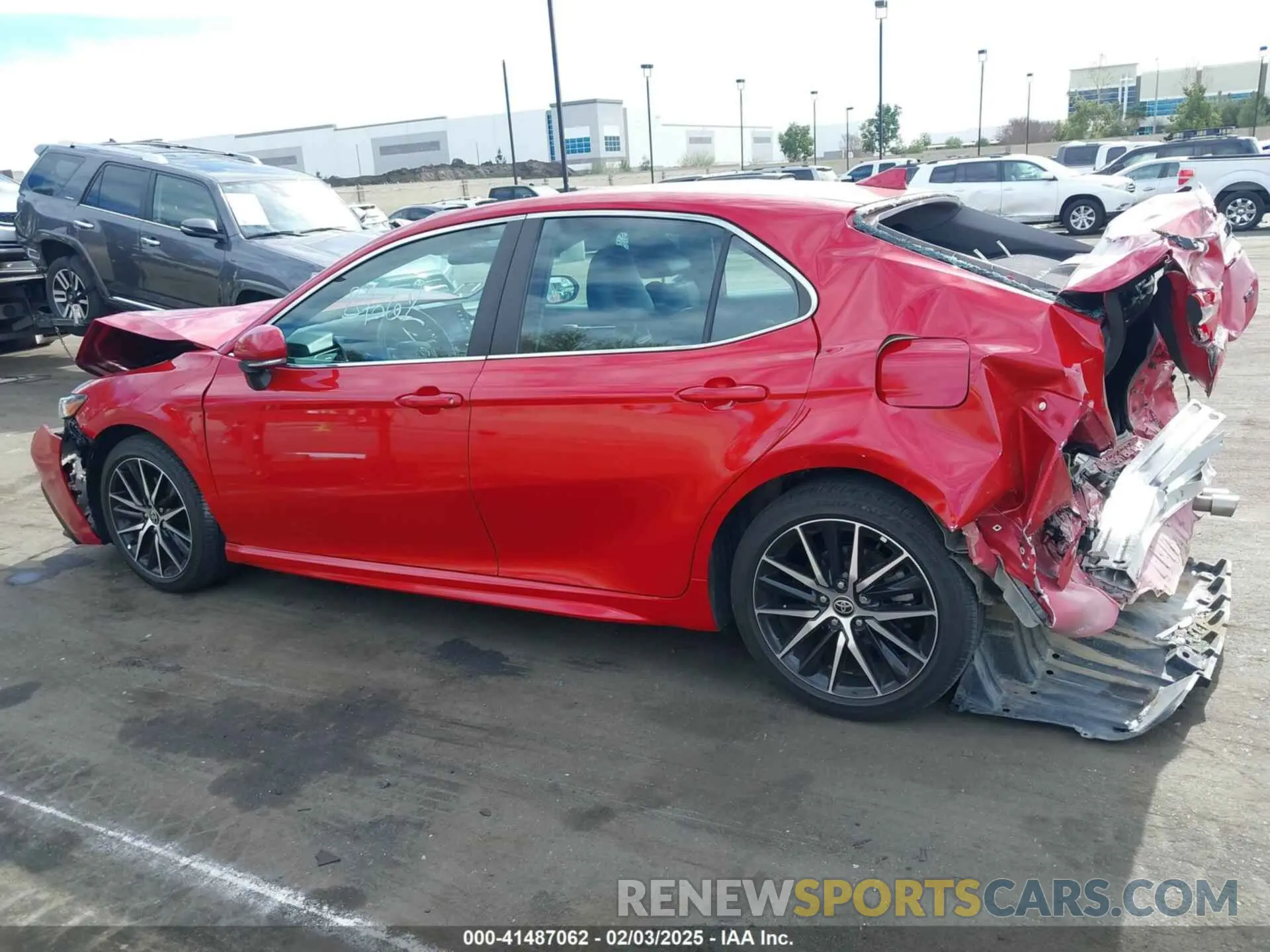 15 fotografías del automóvil dañado 4T1G11AK1NU072161 TOYOTA CAMRY 2022
