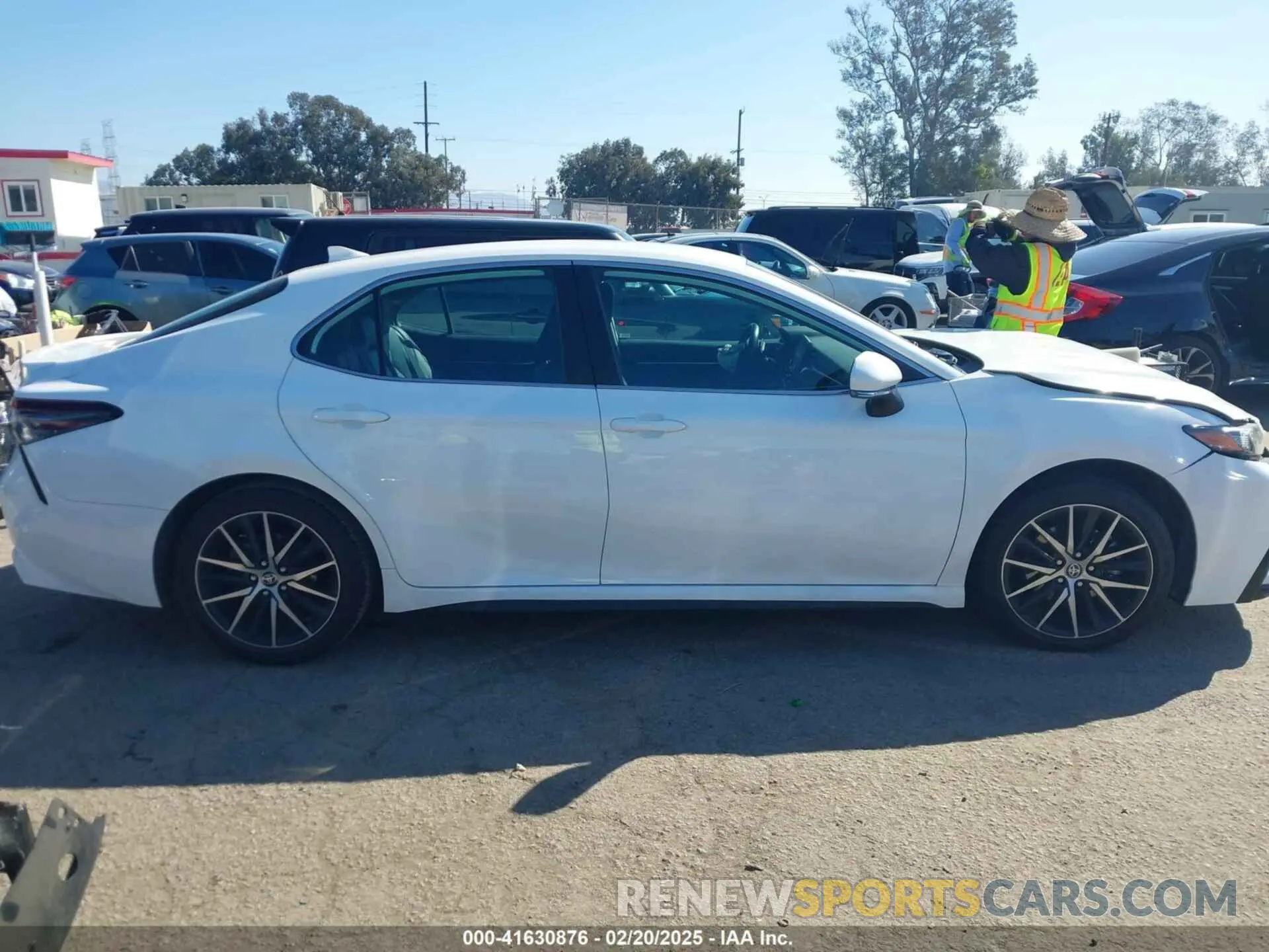 13 fotografías del automóvil dañado 4T1G11AK1NU644202 TOYOTA CAMRY 2022