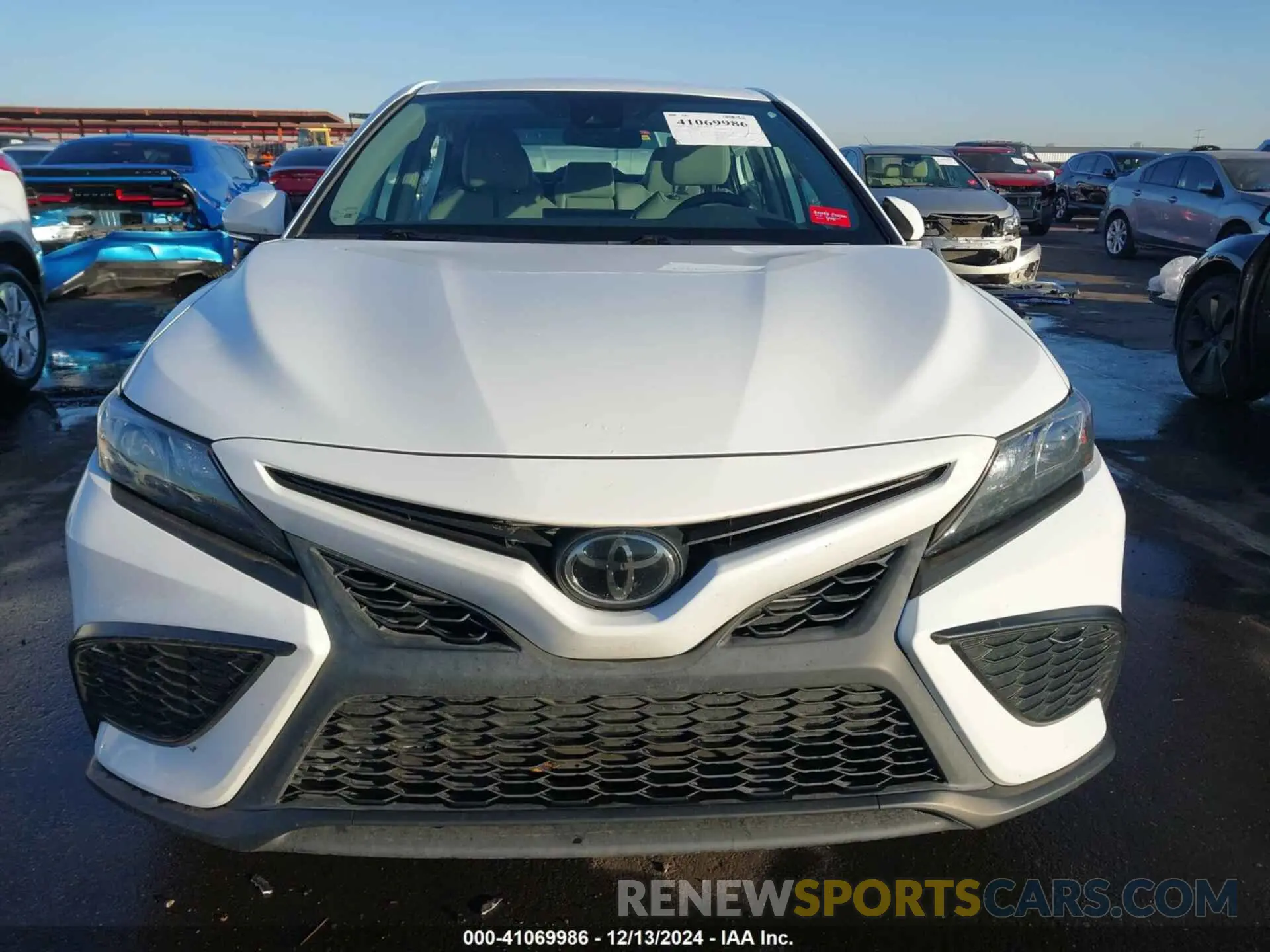 12 fotografías del automóvil dañado 4T1G11AK1NU653921 TOYOTA CAMRY 2022
