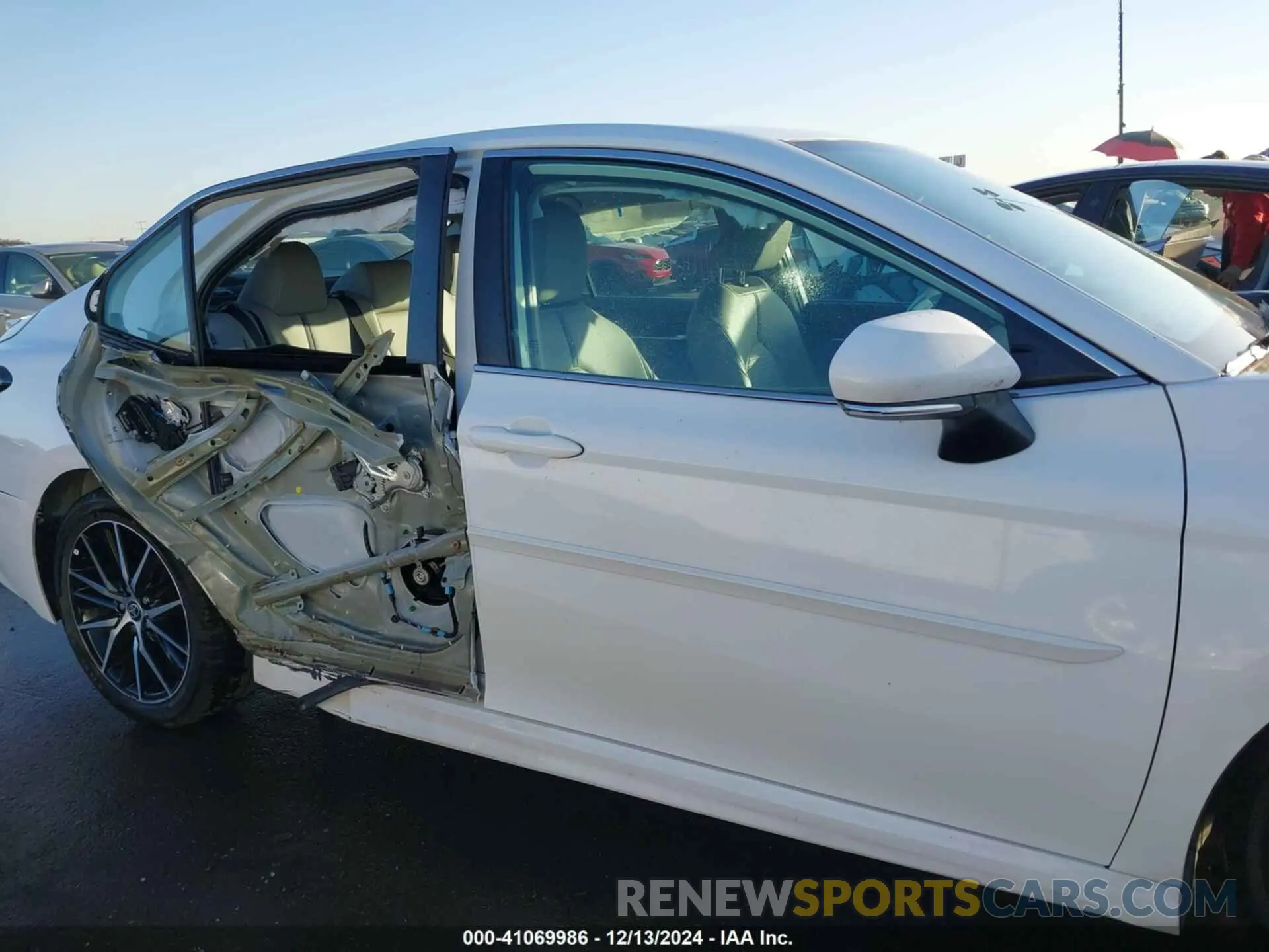 13 fotografías del automóvil dañado 4T1G11AK1NU653921 TOYOTA CAMRY 2022
