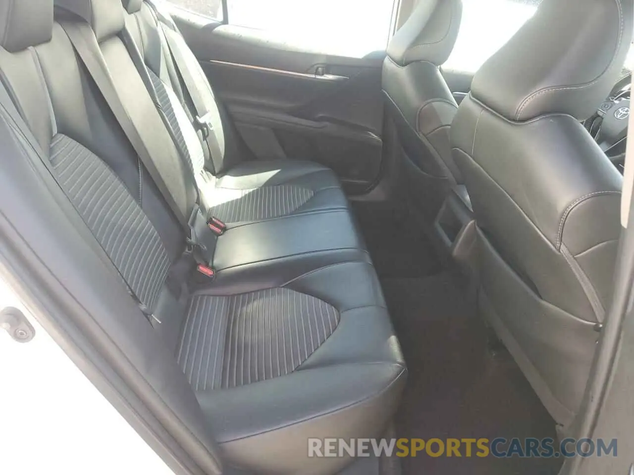 10 fotografías del automóvil dañado 4T1G11AK1NU655300 TOYOTA CAMRY 2022