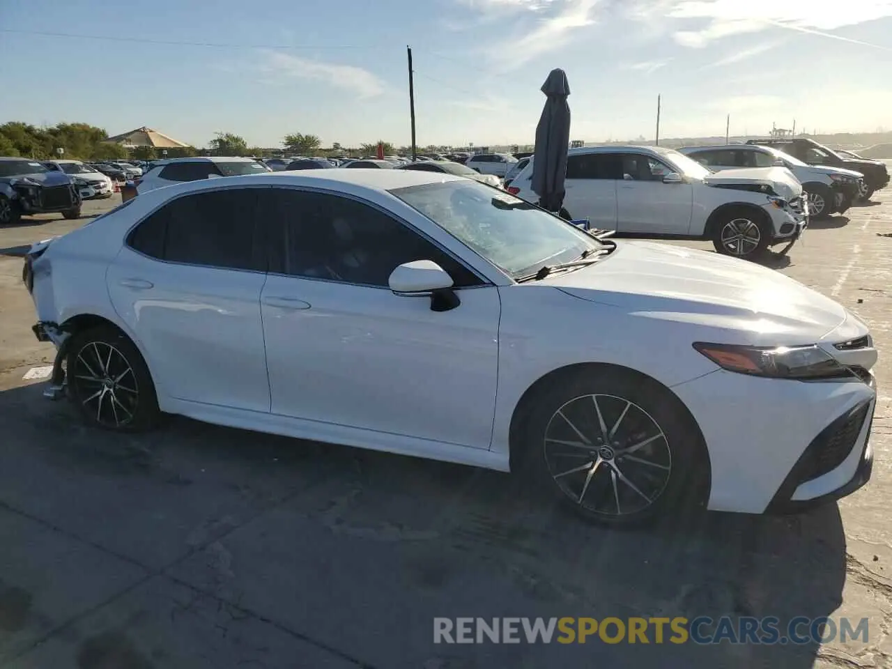 4 fotografías del automóvil dañado 4T1G11AK1NU655359 TOYOTA CAMRY 2022