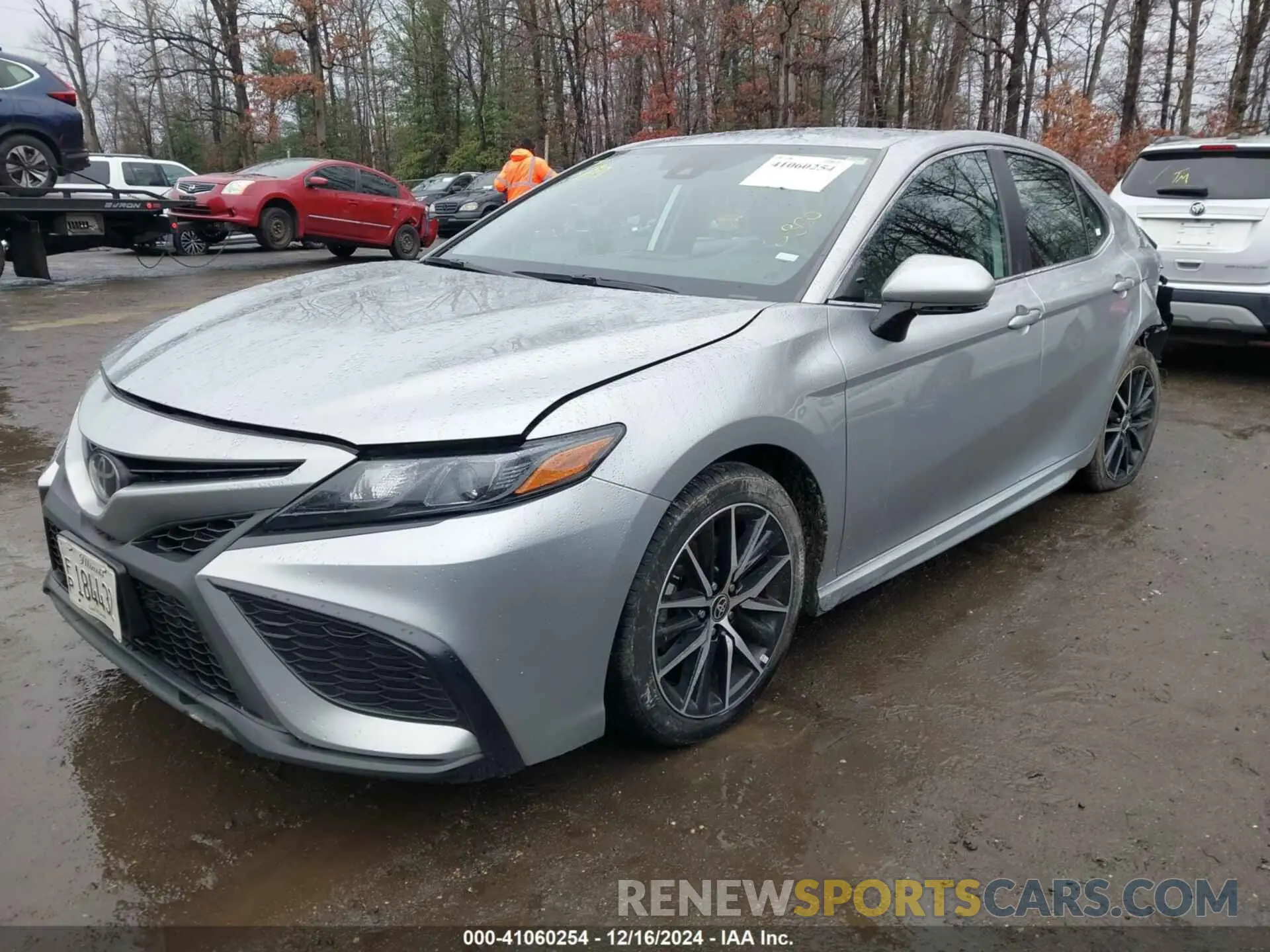 2 fotografías del automóvil dañado 4T1G11AK1NU707315 TOYOTA CAMRY 2022