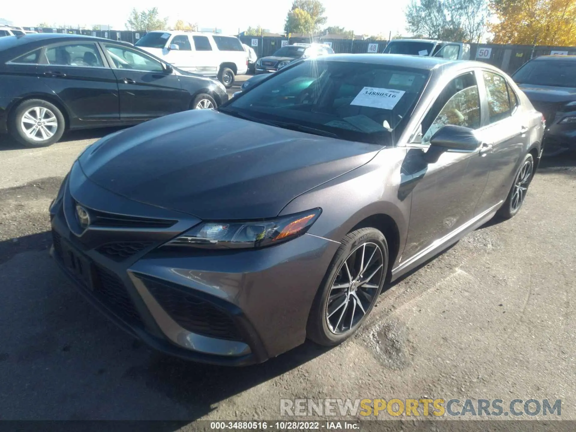 2 fotografías del automóvil dañado 4T1G11AK1NU713681 TOYOTA CAMRY 2022