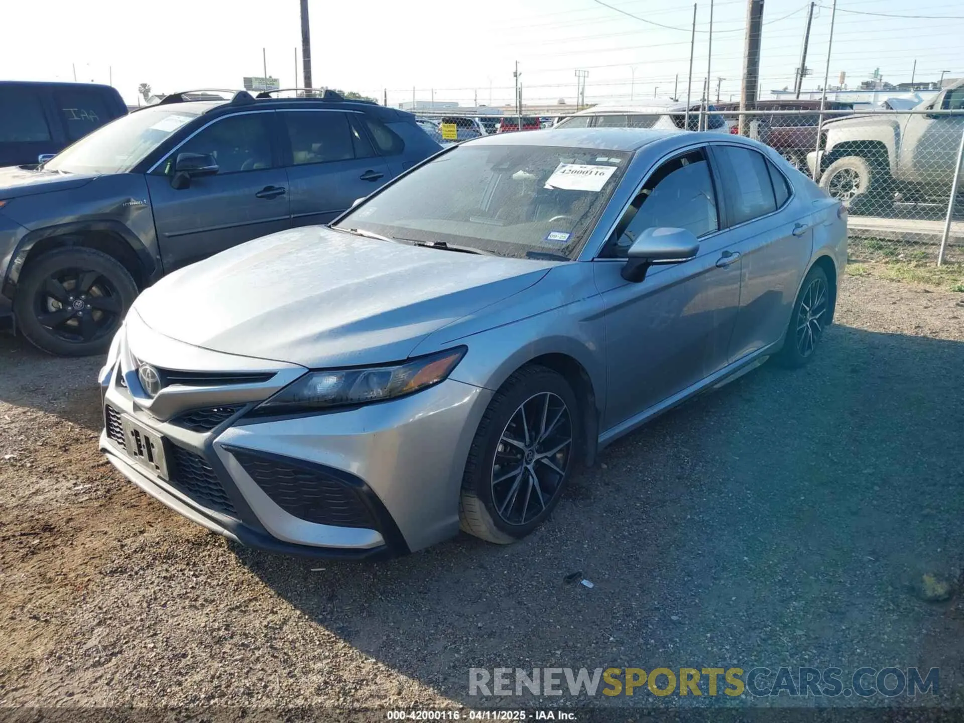 2 fotografías del automóvil dañado 4T1G11AK2NU003219 TOYOTA CAMRY 2022